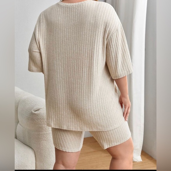 Shein Plus Shoulder Tee and Biker Short Size 0XL - Picture 2 of 2